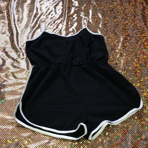 -Boutique- Shorts Romper - Picture 8 of 17